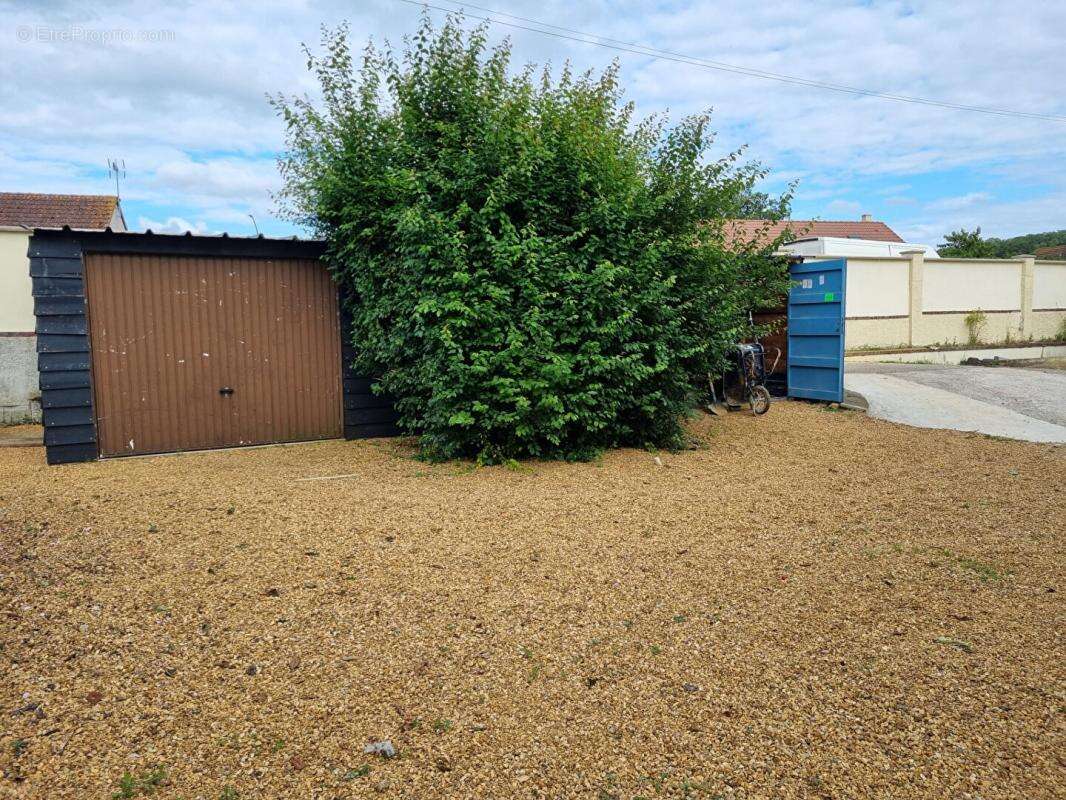Maison à SAINT-REMY-SUR-AVRE