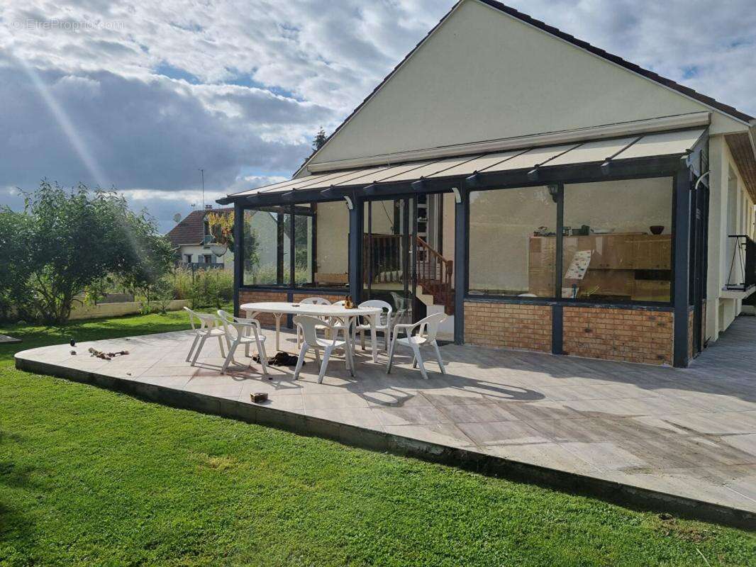 Maison à SAINT-REMY-SUR-AVRE