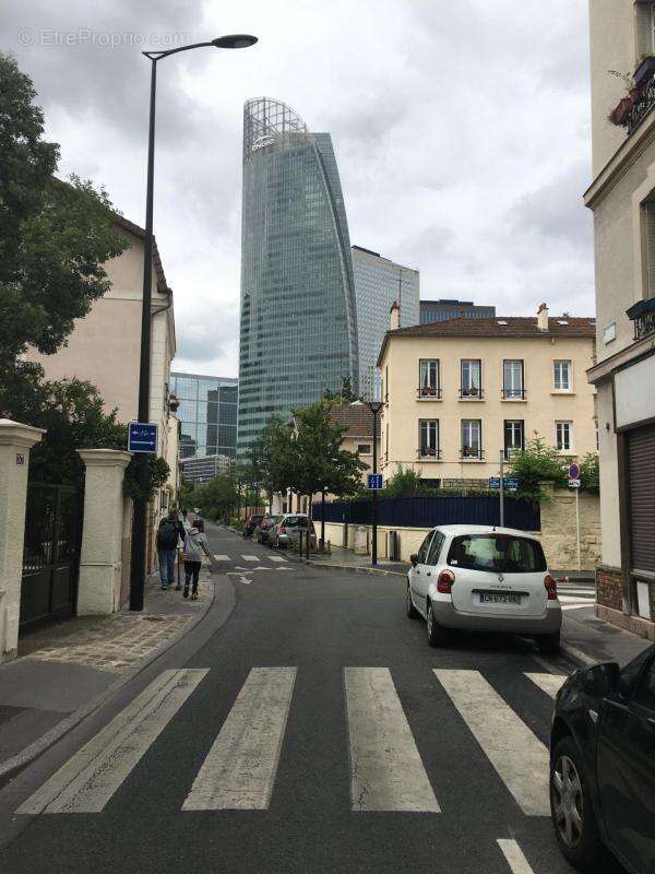 Commerce à COURBEVOIE