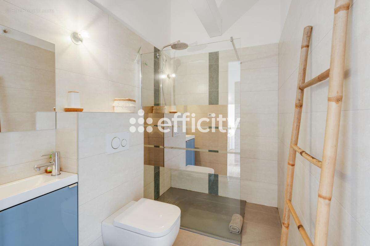 Maison à ROQUEBRUNE-SUR-ARGENS