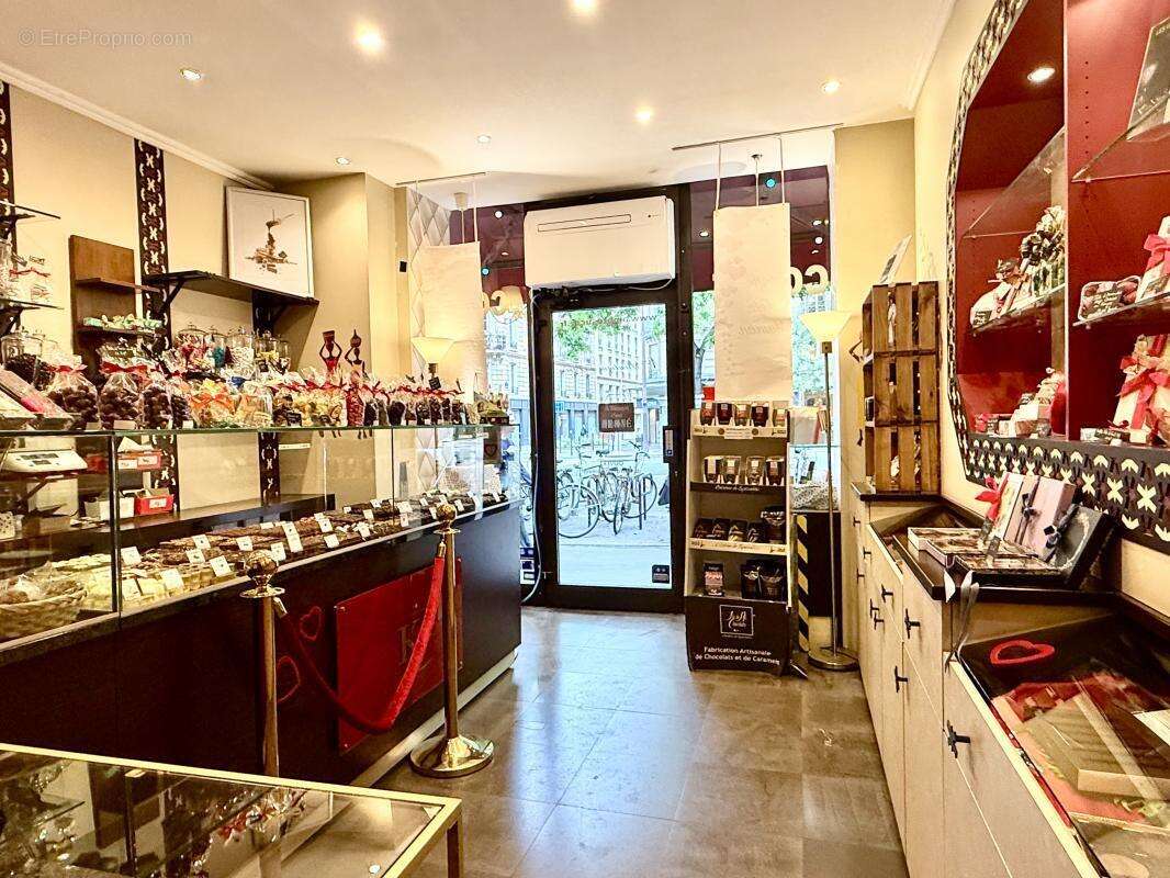 Commerce à PARIS-5E