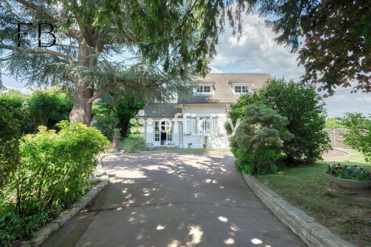 Maison à BOUFFEMONT