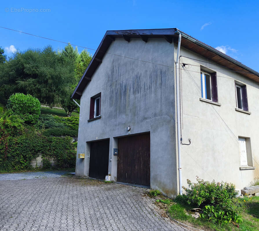 Maison à LA MONNERIE-LE-MONTEL