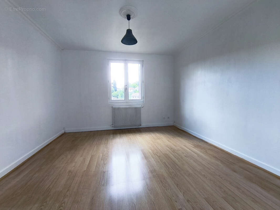 Maison à LA MONNERIE-LE-MONTEL