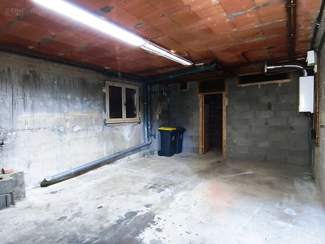 Maison à LA MONNERIE-LE-MONTEL