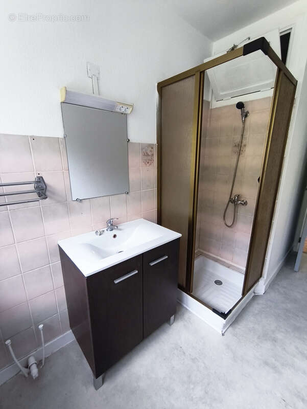 Maison à LA MONNERIE-LE-MONTEL