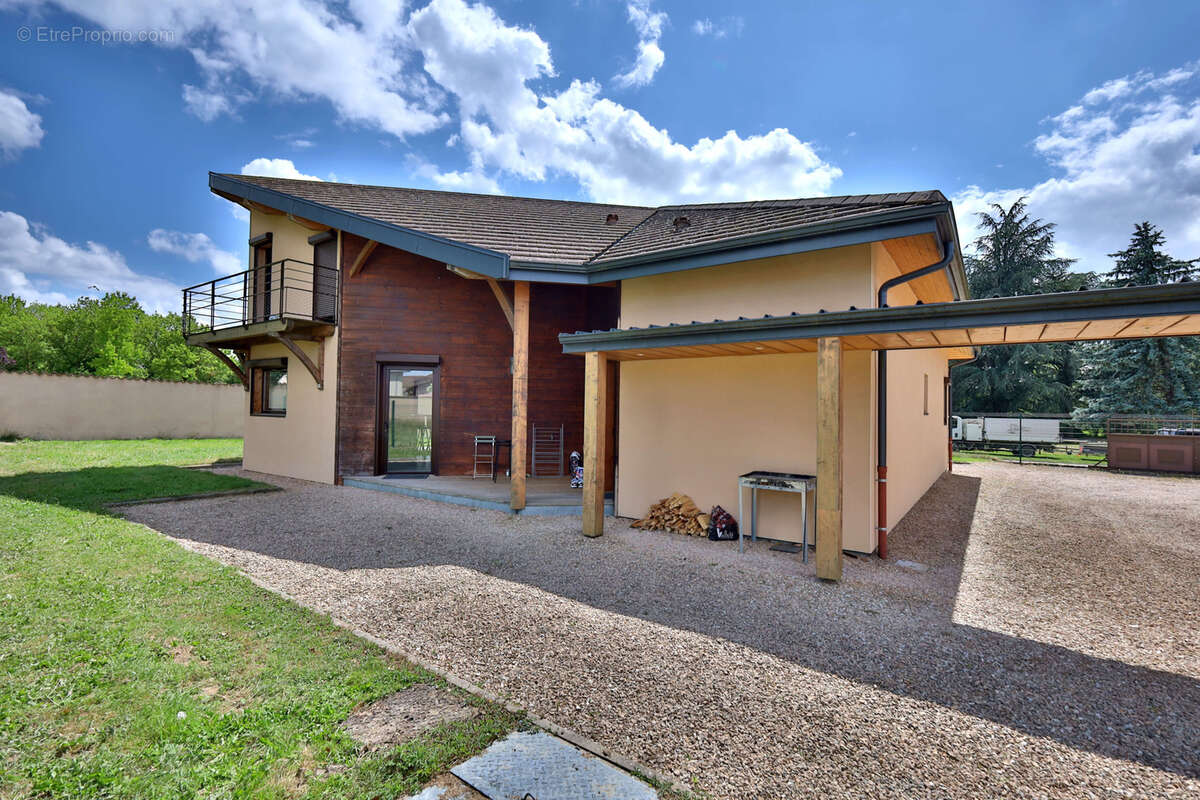 Maison à OYTIER-SAINT-OBLAS