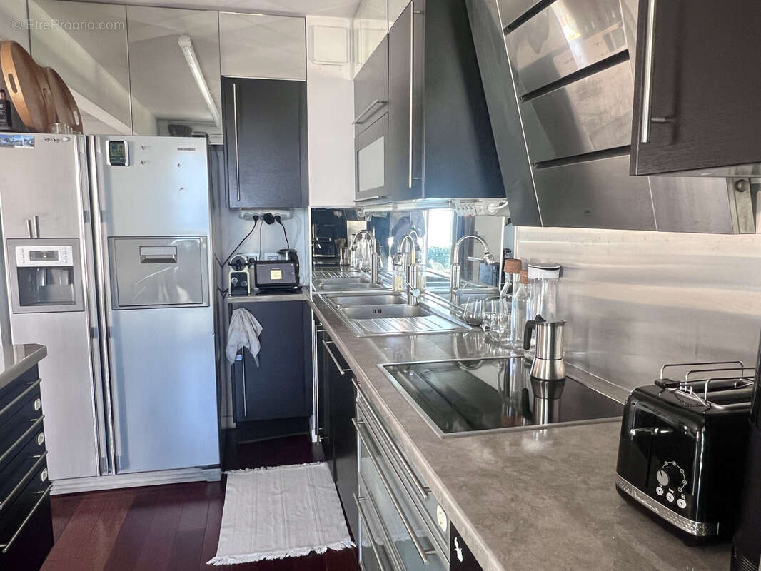 Appartement à SAINT-LAURENT-DU-VAR