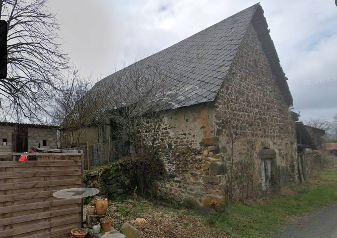 Maison à SAINT-PIERRE-ROCHE