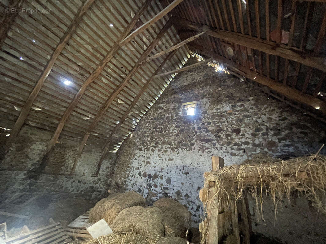 Maison à SAINT-PIERRE-ROCHE