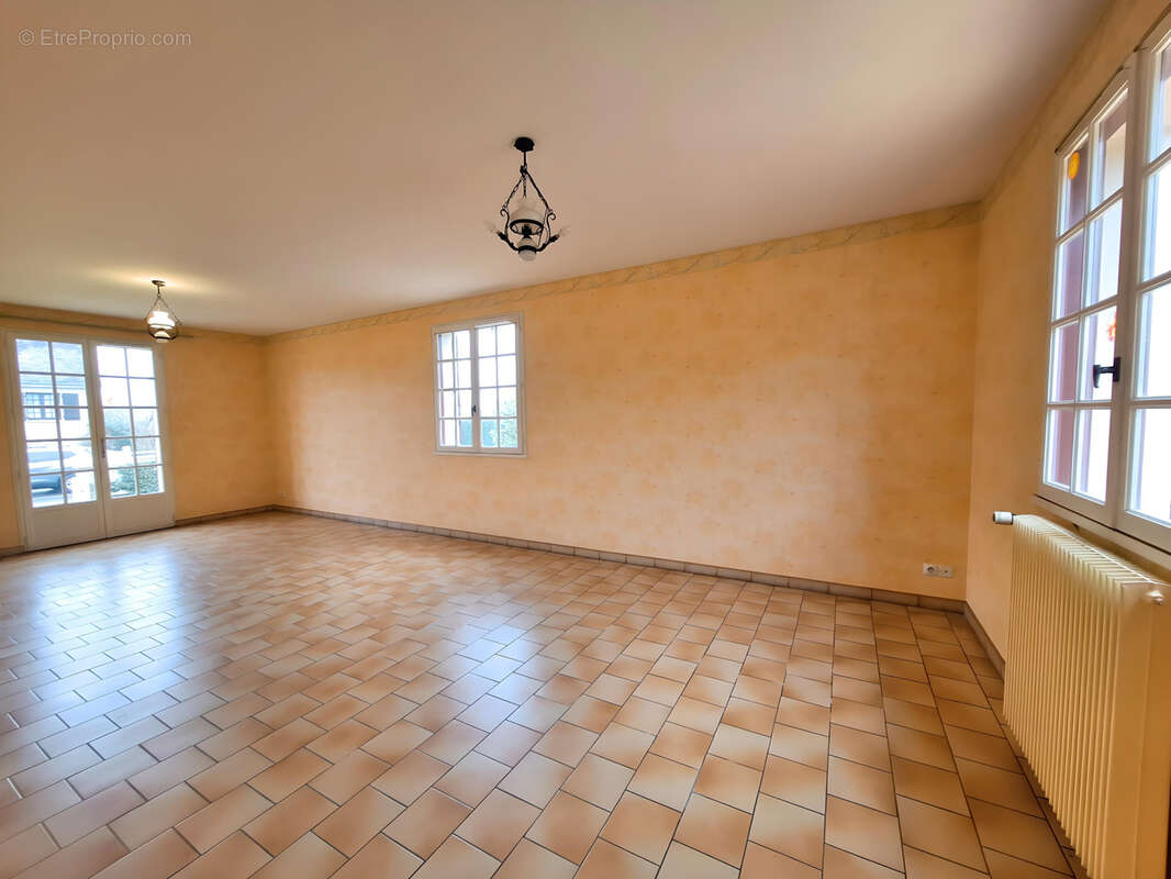 Maison à SAINTE-GEMMES-D&#039;ANDIGNE