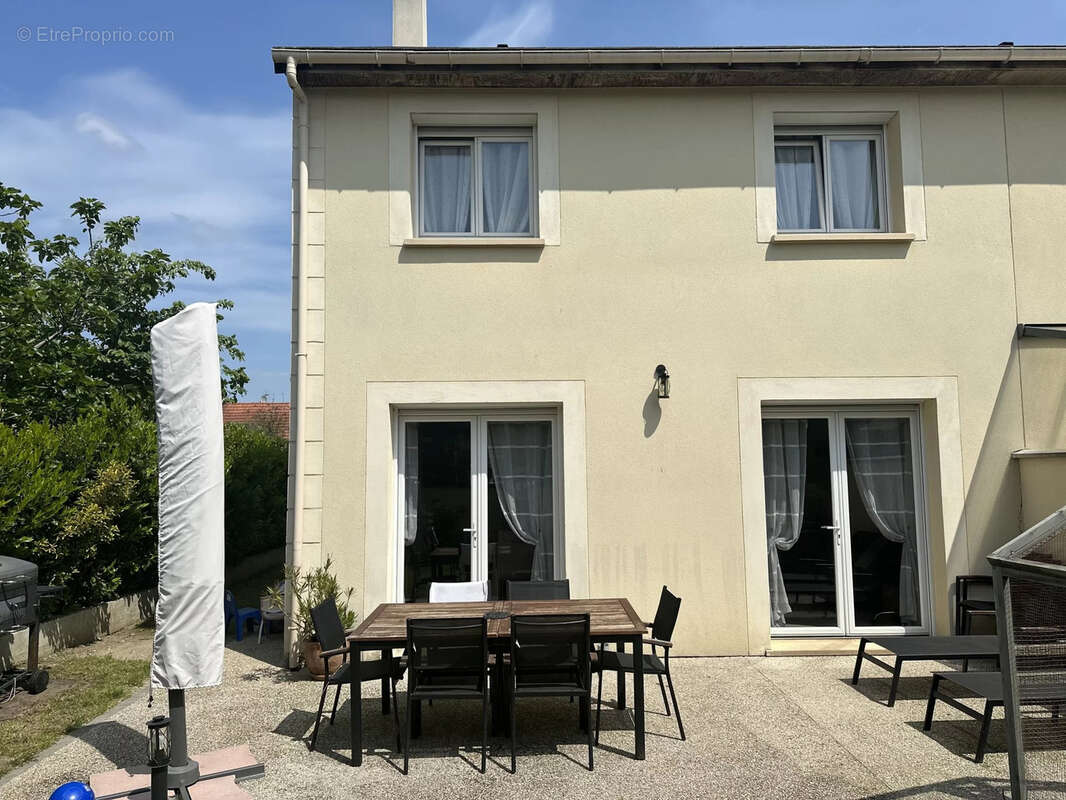 Maison à MONTIGNY-LES-CORMEILLES