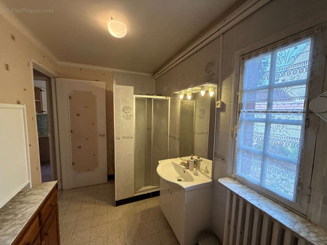 Maison à CHEMILLY-SUR-YONNE