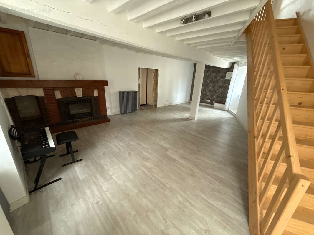 Maison à CHEMILLY-SUR-YONNE