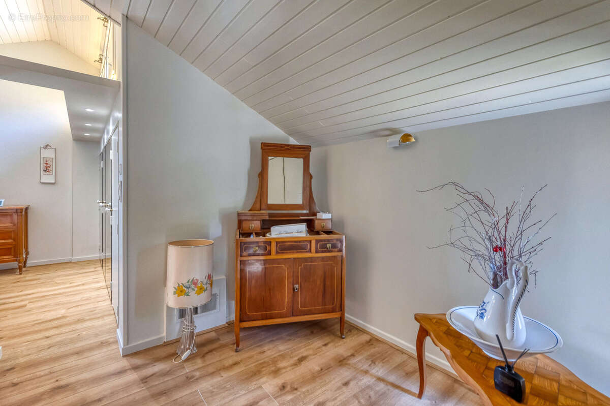 Maison à SAINT-NAZAIRE-LES-EYMES