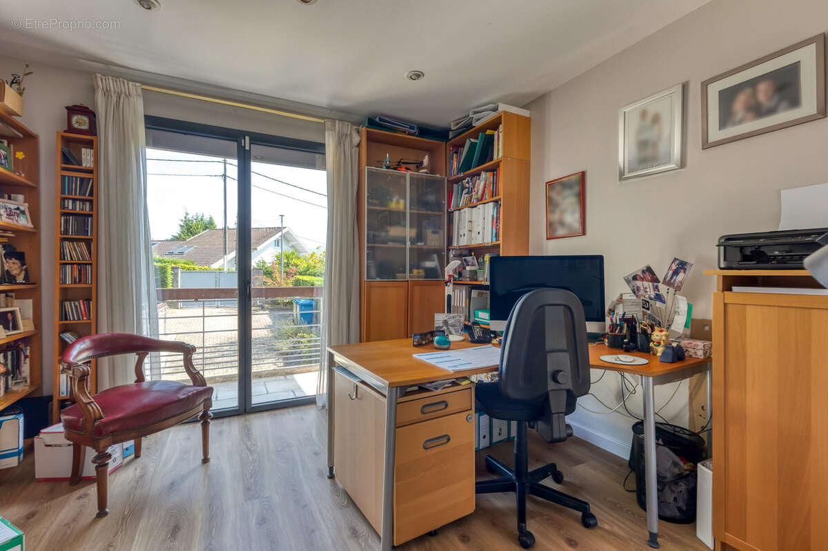 Maison à SAINT-NAZAIRE-LES-EYMES