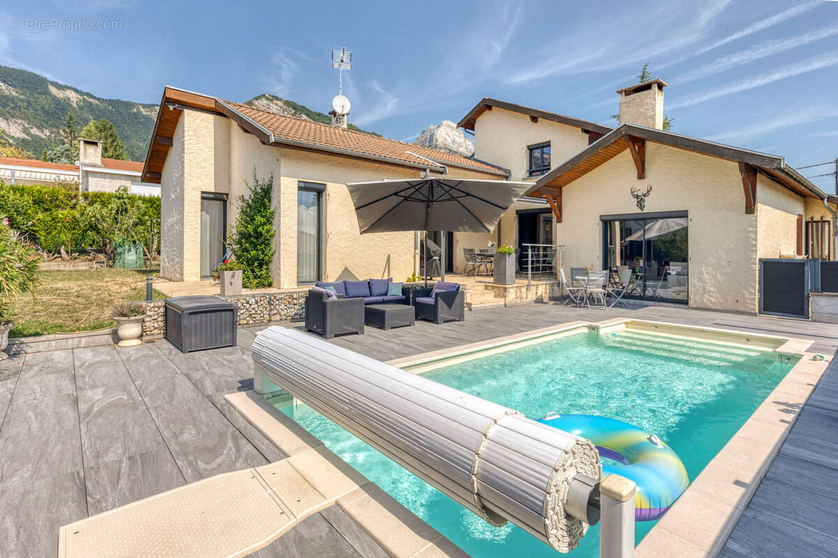 Maison à SAINT-NAZAIRE-LES-EYMES