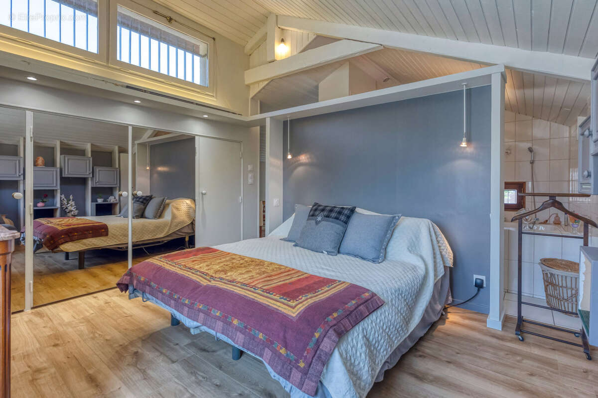 Maison à SAINT-NAZAIRE-LES-EYMES