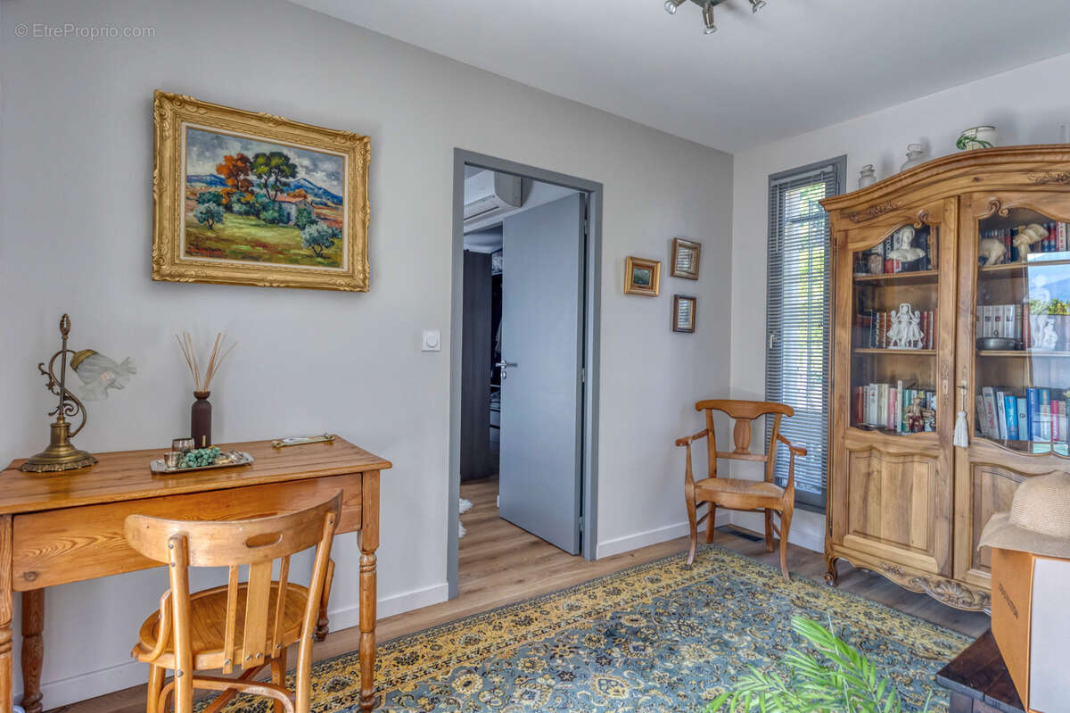 Maison à SAINT-NAZAIRE-LES-EYMES