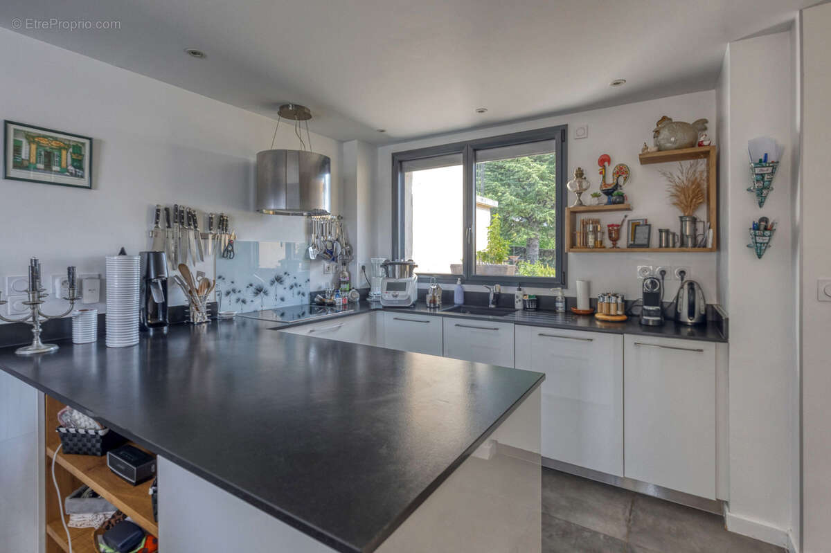 Maison à SAINT-NAZAIRE-LES-EYMES