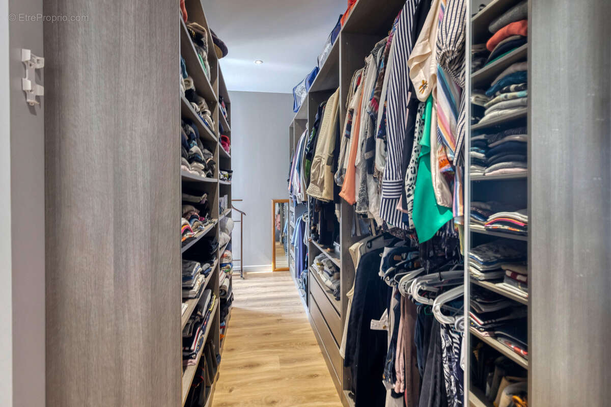 Maison à SAINT-NAZAIRE-LES-EYMES