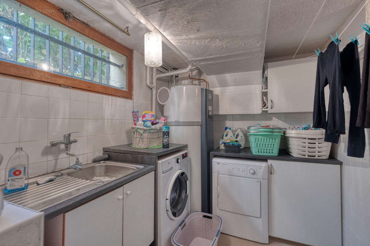 Maison à SAINT-NAZAIRE-LES-EYMES