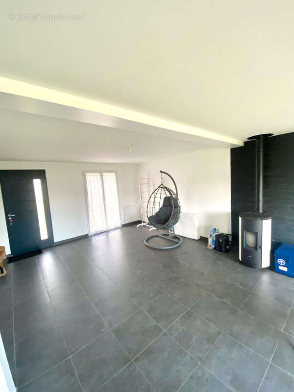 Maison à D&#039;HUISON-LONGUEVILLE