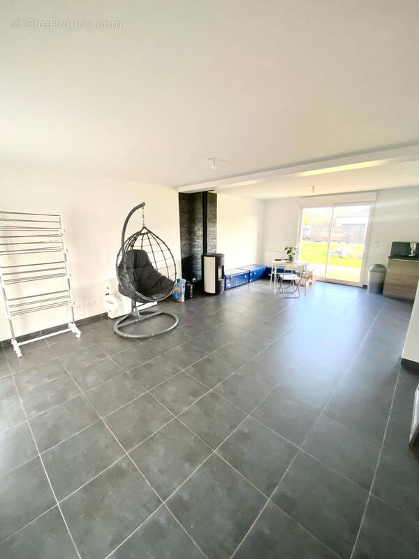 Maison à D&#039;HUISON-LONGUEVILLE