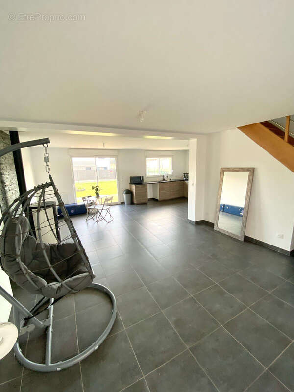 Maison à D&#039;HUISON-LONGUEVILLE