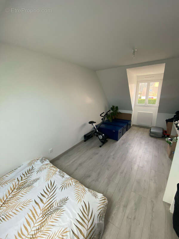 Maison à D&#039;HUISON-LONGUEVILLE