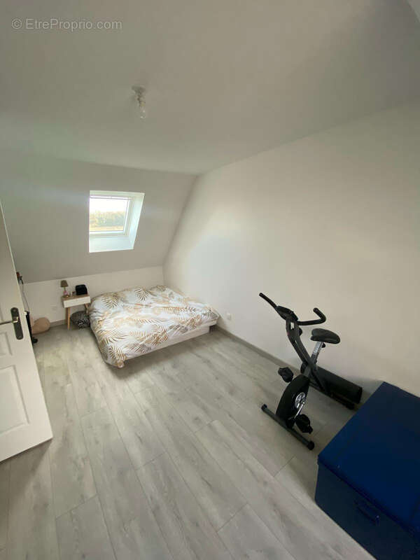 Maison à D&#039;HUISON-LONGUEVILLE