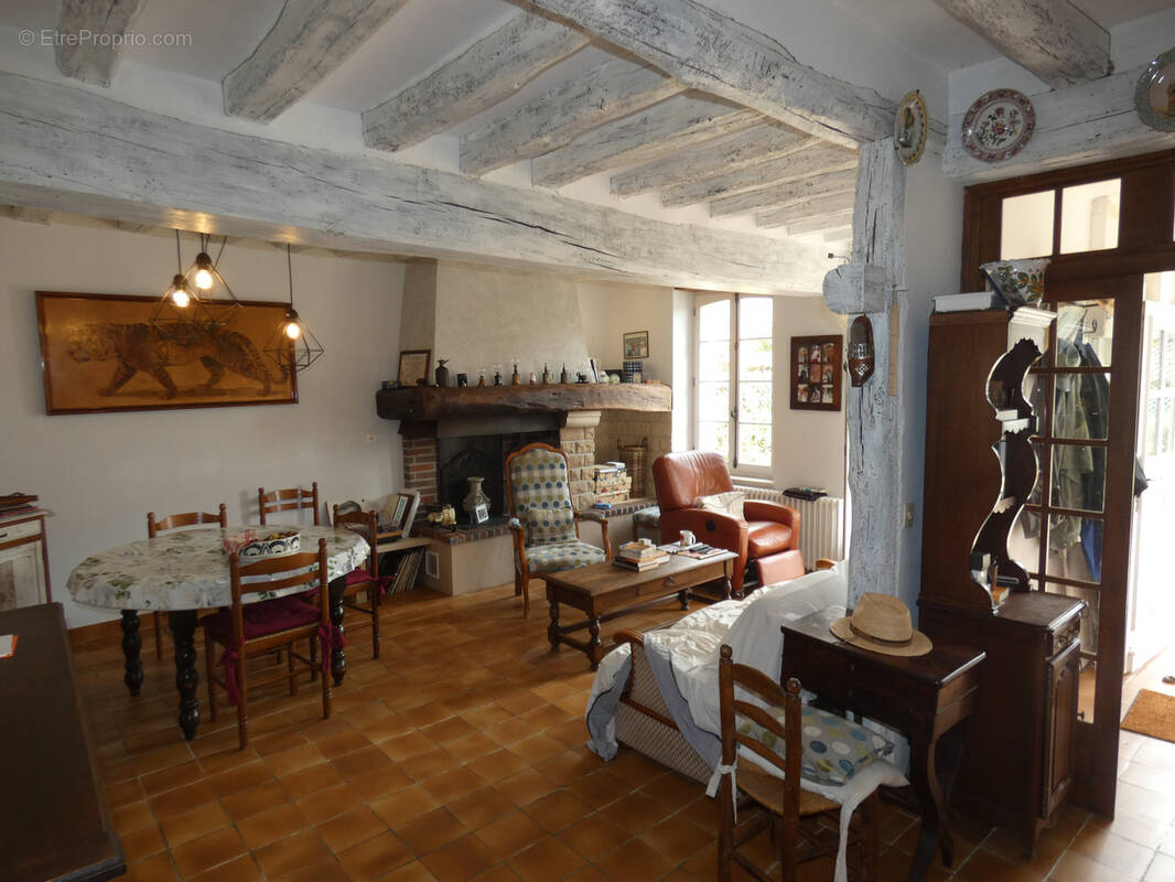 Maison à BELLECHAUME