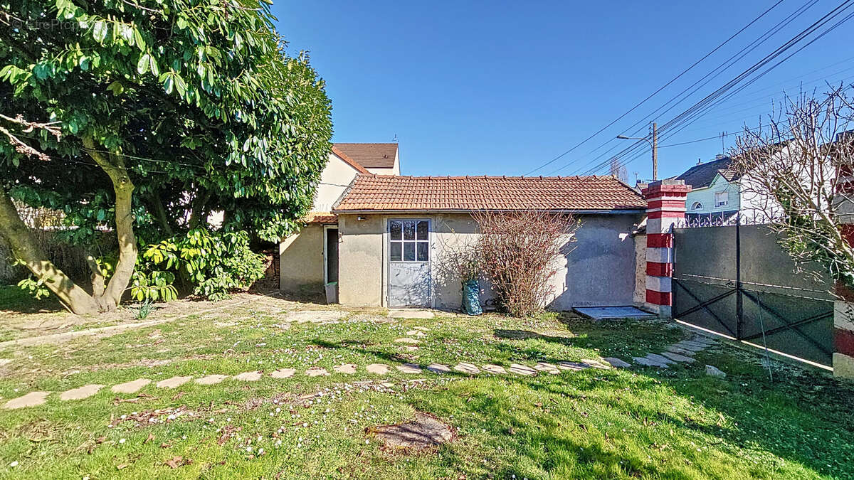 Maison à BROU-SUR-CHANTEREINE