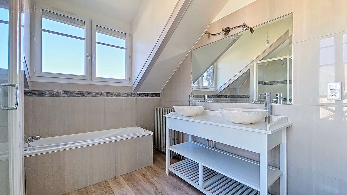 Maison à BROU-SUR-CHANTEREINE