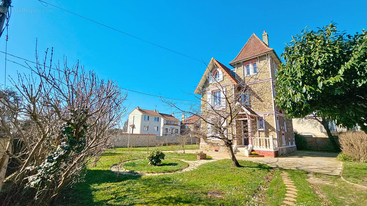 Maison à BROU-SUR-CHANTEREINE