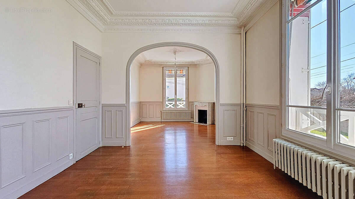 Maison à BROU-SUR-CHANTEREINE