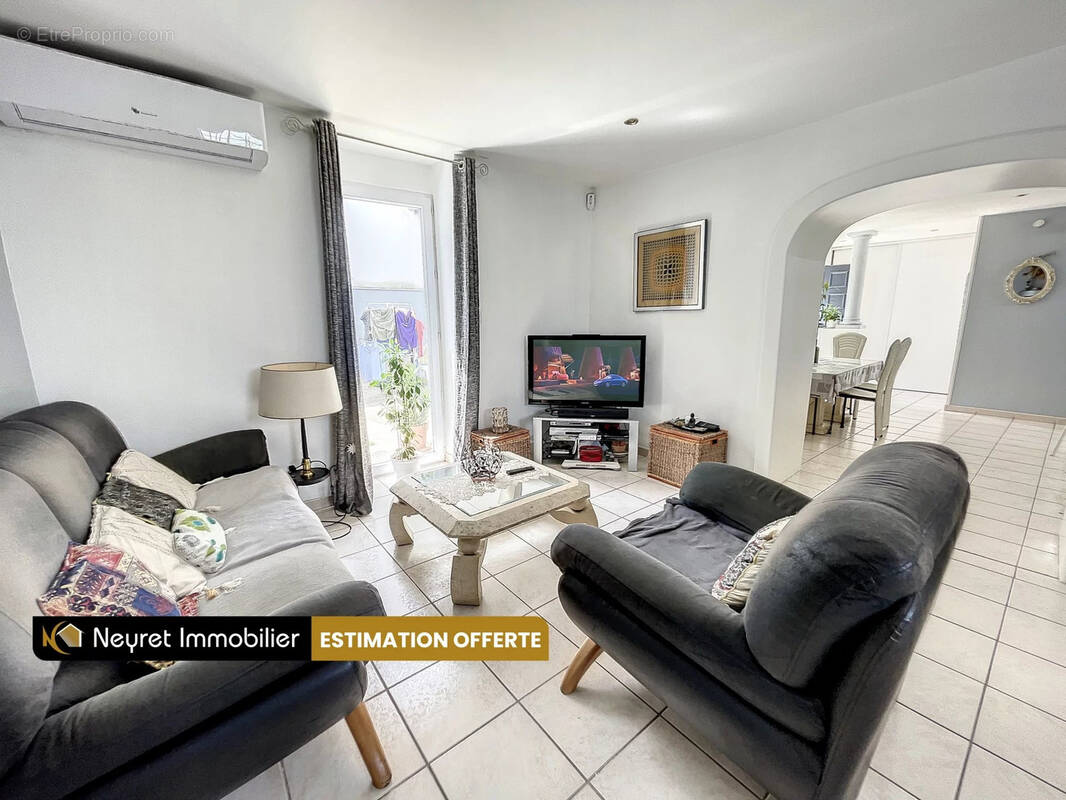 Maison à SAINT-GENIS-LAVAL