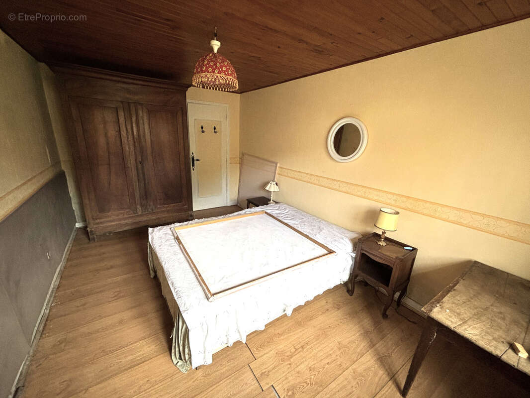 Maison à EGLISENEUVE-D&#039;ENTRAIGUES