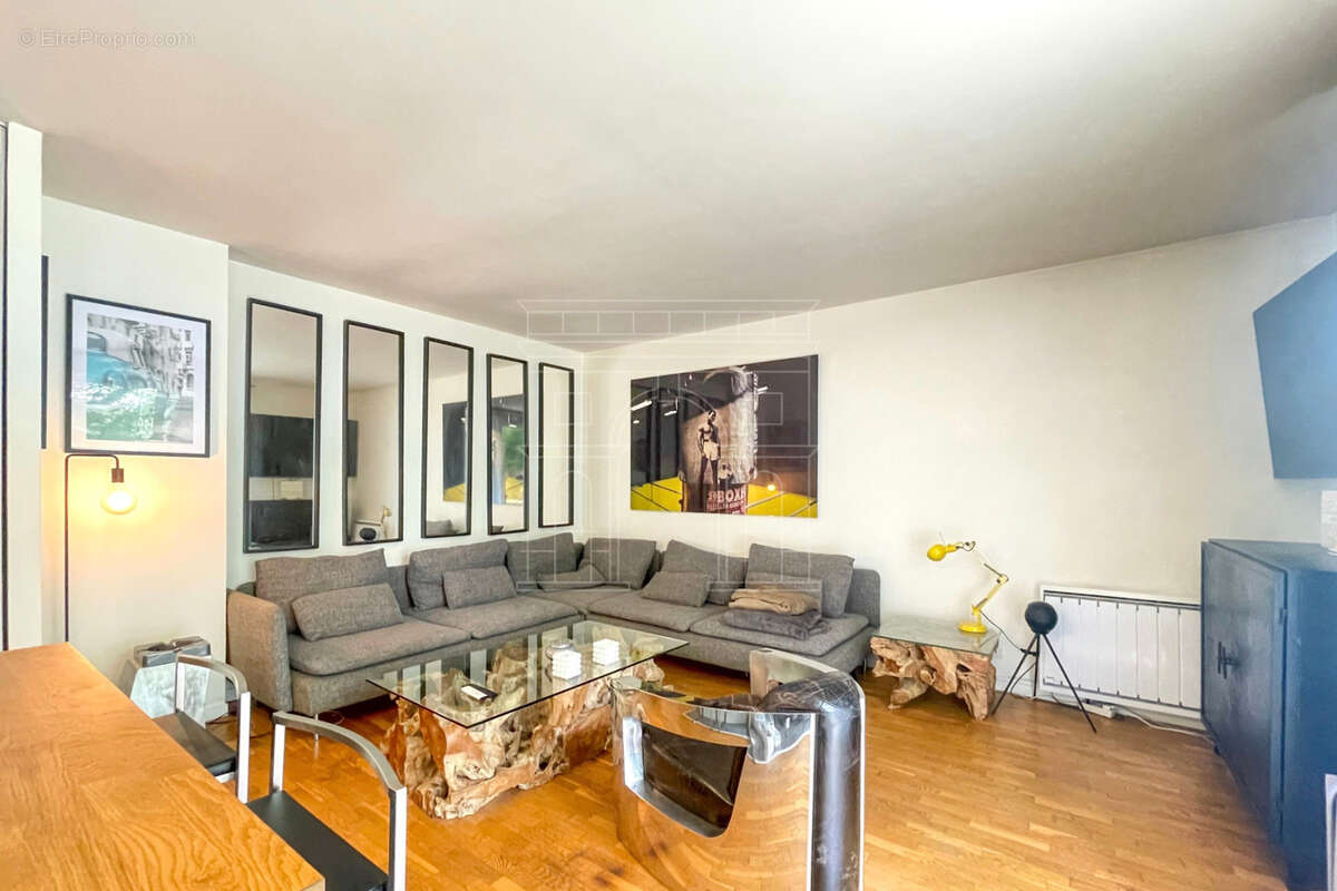Appartement à LA GARENNE-COLOMBES