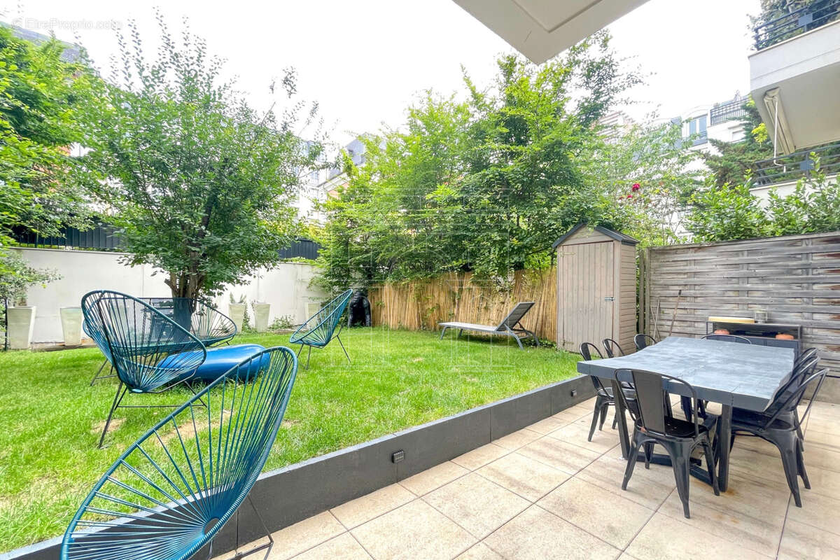 Appartement à LA GARENNE-COLOMBES