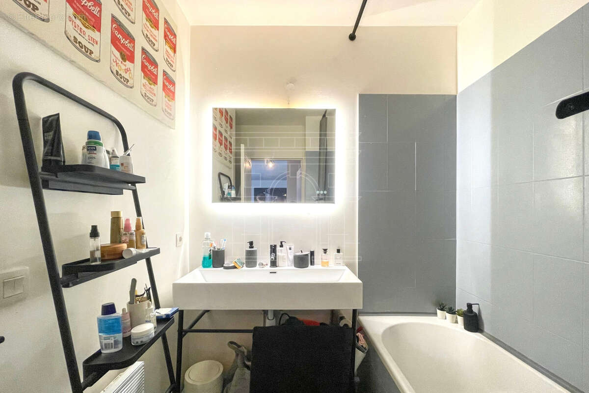 Appartement à LA GARENNE-COLOMBES