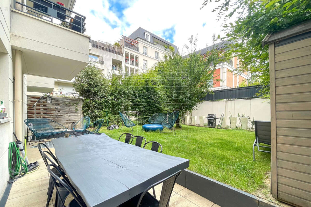 Appartement à LA GARENNE-COLOMBES