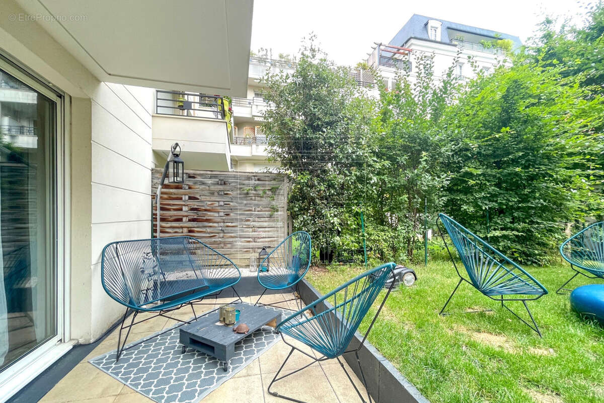 Appartement à LA GARENNE-COLOMBES