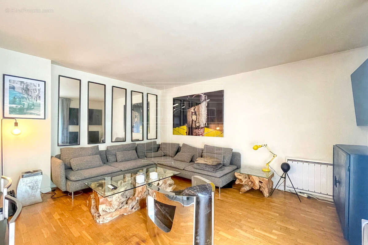 Appartement à LA GARENNE-COLOMBES