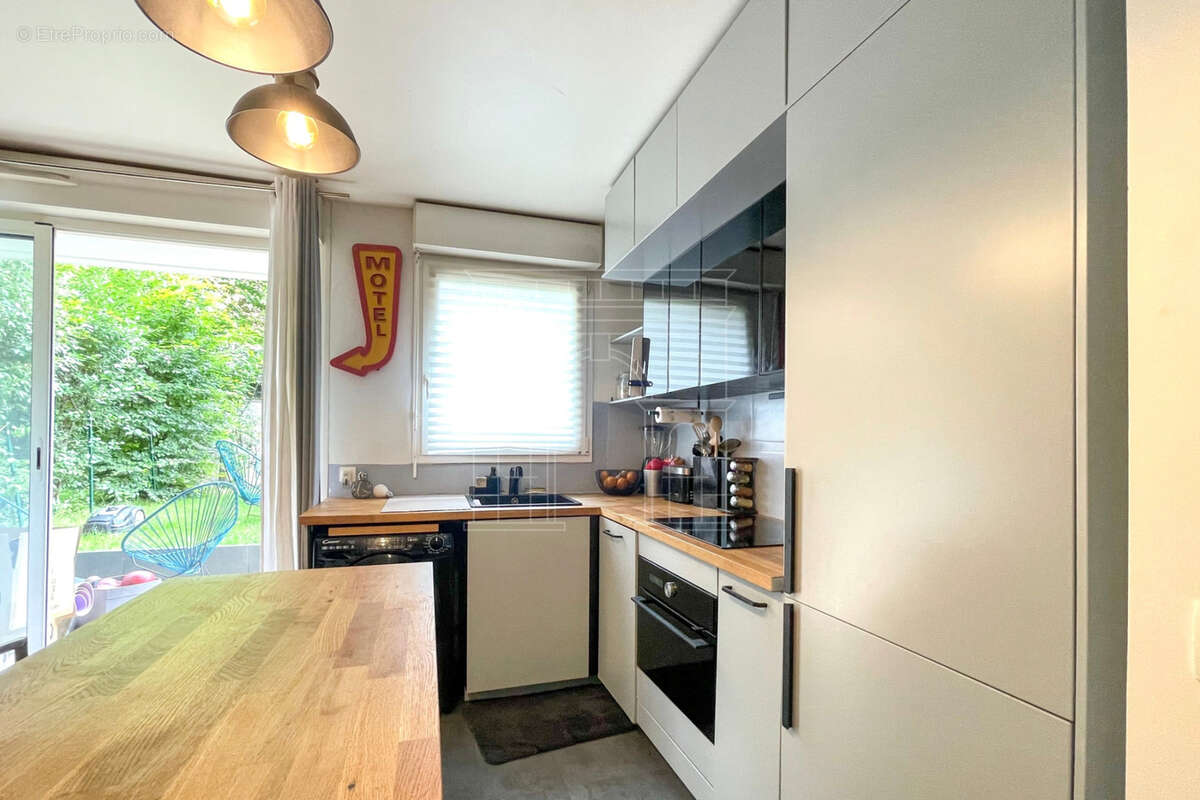 Appartement à LA GARENNE-COLOMBES