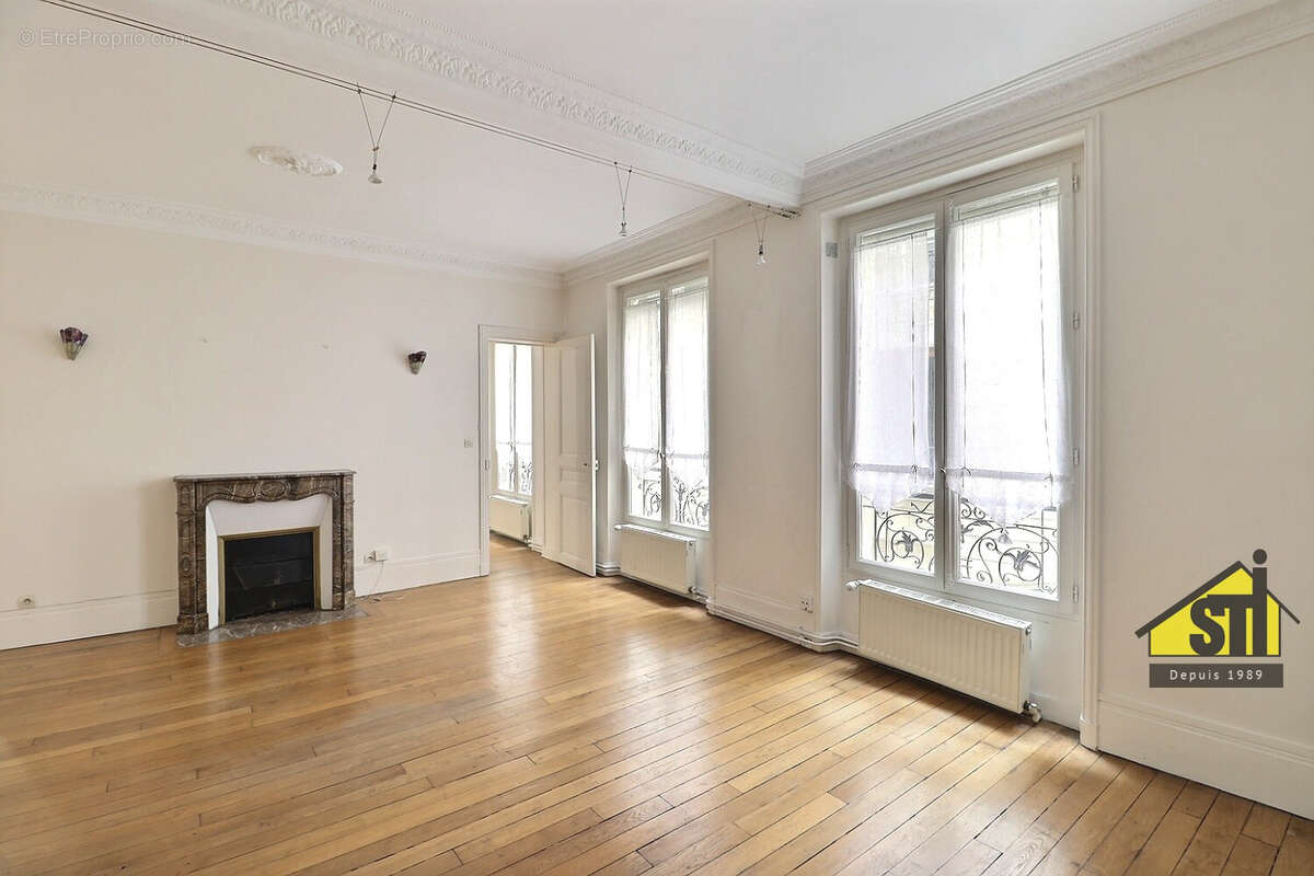 Appartement à PARIS-14E