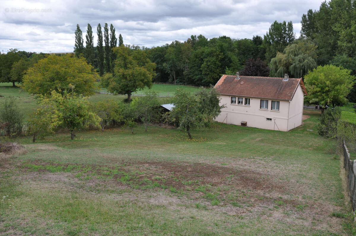 Maison à SAINT-GERMAIN-DES-FOSSES
