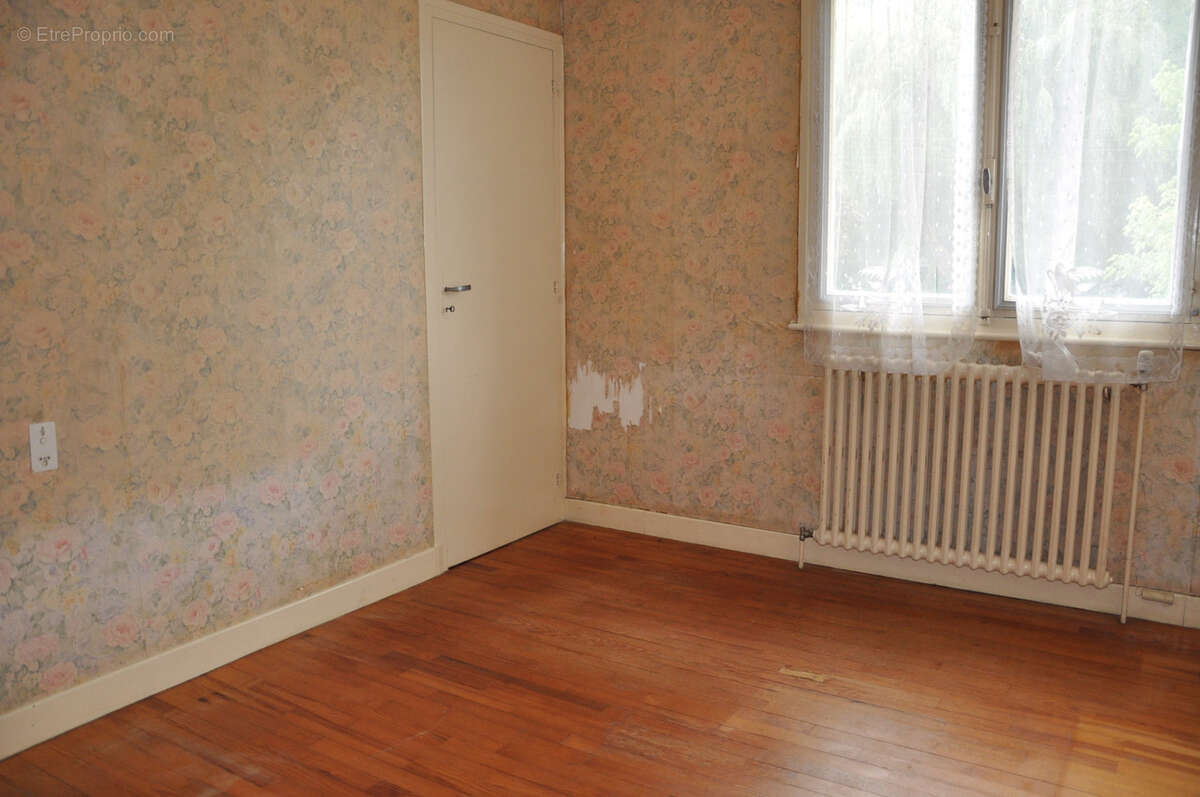 Maison à SAINT-GERMAIN-DES-FOSSES