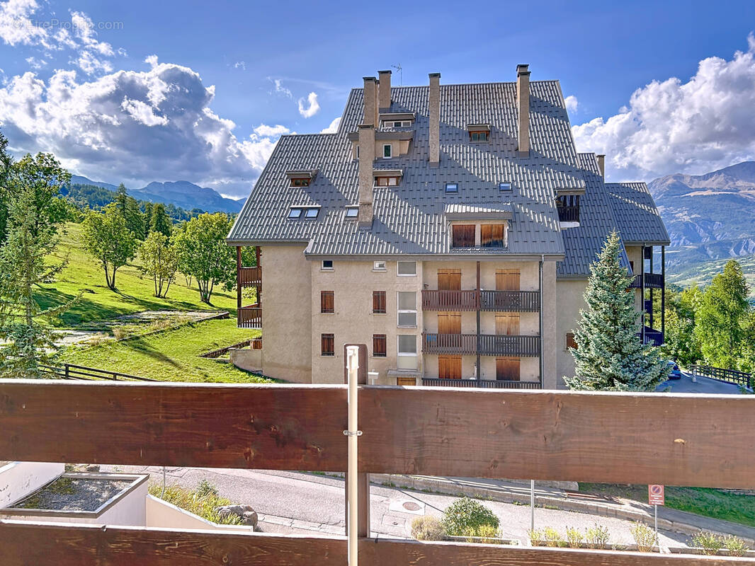 Appartement à ENCHASTRAYES