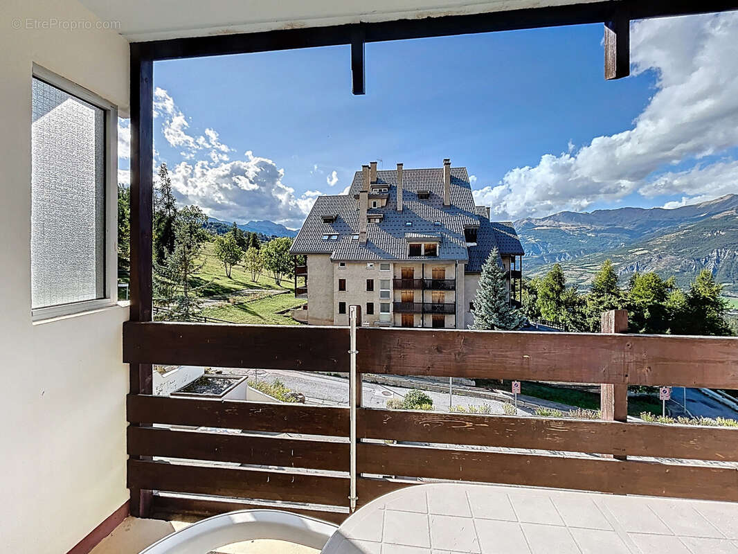 Appartement à ENCHASTRAYES